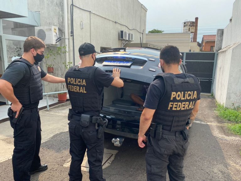 Polícia Federal executa extradição de foragido capturado no uruguai