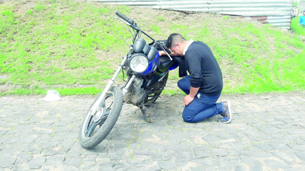 FUI NA LOJA RESGATAR MINHA MOTO DE GRAU *ela estava abandonada * 