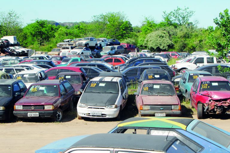 Ação conjunta entre DRACO , Brigada Militar e Secretaria de Trânsito recolhe 14 veículos