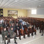 Temporada Hípica do 7º acontece em agosto Na última quinta-feira (9), aconteceu no 7º Regimento de Cavalaria Mecanizado (7º RC Mec), a 1ª reunião de coordenação para organização da Temporada Hípica organizada pelo regimento. A competição está prevista para ocorrer no período de 18 a 21 de agosto deste ano e contará com a participação estimada de mais de 100 conjuntos dos municípios da região e do norte do Uruguai. De acordo com o Subcomandante do 7º RC Mec, tenente coronel Jeandré Peralta Umpierre, a reunião contou com a participação de empresários e imprensa de Sant’Ana do Livramento.