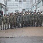 DOAÇÃO DE SANGUE No mês de junho o Exército Brasileiro está realizando a Campanha “Ajudar está no nosso sangue”, constante nas Diretrizes de Comunicação Social do Exército, visando à doação voluntária de sangue, com a finalidade de aumentar o número de doações. Neste contexto, no dia 22 de junho de 2022, 39 militares do 7º Regimento de Cavalaria Mecanizado, “Regimento Brigadeiro Vasco Alves Pereira”, realizaram doação de sangue na sala de doações da Santa Casa de Misericórdia, do município de Santana do Livramento, com objetivo de colaborar para reposição de estoque do banco de sangue daquela Instituição e intensificar o espírito de solidariedade, exaltando o lema “EXÉRCITO BRASILEIRO – BRAÇO FORTE, MÃO AMIGA”. Santana do Livramento – RS, 22 de junho de 2022.