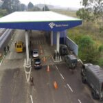 OPERAÇÃO FRONTEIRA SUL O 7° Regimento de Cavalaria Mecanizado, “Regimento Brigadeiro Vasco Alves Pereira”, participou, no período de 18 a 22 de junho de 2022, da Operação Fronteira Sul, em cooperação e coordenação com os Órgãos de Segurança Pública Federais e Estaduais, Instituições de Fiscalização do município de Santana do Livramento, com o objetivo de realizar atividades preventivas e repressivas na faixa de fronteira. Durante a Operação, foi empregado o Esquadrão FORSUL do Regimento, tropa pronto emprego especializada para este tipo de ação. As atividades foram realizadas em diversas áreas do município, por meio de estabelecimento de Postos de Bloqueio e Controle de Estradas, operações do tipo “Check Point”, revistas de automóveis e pessoal, a fim de combater ilícitos transfronteiriços e crimes de descaminho. É o Exército Brasileiro, os Órgãos de Segurança e Fiscalização (Instituições de Estado) sempre presentes e atuantes em suas esferas de atribuições, unindo esforços em apoio à sociedade, mantendo a Soberania e provendo a segurança.