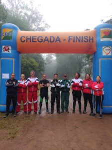 Militares do 7º RC Mec vencem Jogos Desportivos Na última semana, militares do 7º Regimento de Cavalaria Mecanizado, estiveram participando dos Jogos Desportivos do Comando Militar do Sul, que aconteceu nas cidades de Porto Alegre e Santa Maria. De acordo com o comandante do Regimento, tenente coronel Rafael Polinício Lanza Braga, os militares participantes compuseram as equipes desportivas da 6ª Divisão de Exército e conquistaram medalhas nas categorias natação, atletismo e orientação através campo. O 1º tenente Samuel Nardello Pontel recebeu medalhas de 3º lugar nas categorias 100 metros nado costas e 200 metros medley e 2º lugar nas modalidades revezamento 4 x 100 metros nado livre e revezamento 4 x 50 metros nado 4 estilos. O 3º sargento Fabrício Rodrigues Menezes, recebeu medalhas de 1º lugar na prova de 100 metros rasos da modalidade de atletismo. A 3º sargento Franciele Moreira do Espírito Santo, recebeu medalha de 3º lugar na prova de 400 metros rasos da modalidade de atletismo. O cabo Álvaro Garim Menezes recebeu de 1º lugar na prova de lançamento do dardo da modalidade de atletismo. Por último, a 3º sargento Thallyta Santos da Silva recebeu a medalha de 6º lugar individual feminino na modalidade de orientação através campo. “Parabenizamos os militares pela participação e sucesso alcançado na referida competição”, destacou o comandante.