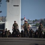 FORMATURA DE DESPEDIDA DO COMANDANTE DA 3ª BRIGADA DE CAVALARIA MECANIZADA No dia 26 de julho de 2022, foi realizada no pátio de formaturas “Tenente Coronel José Ricardo de Abreu Salgado”, no 7º Regimento de Cavalaria Mecanizado (7º RC Mec), uma formatura geral com objetivo de prestar as homenagens e despedidas da Guarnição Federal de Santana do Livramento ao Senhor General de Brigada Carlos Vinícius Teixeira de Vasconcelos, Comandante da 3ª Brigada de Cavalaria Mecanizada (3ª Bda C Mec), por estar passando o comando daquela Grande Unidade. Ao fazer uso da palavra, o Senhor General Vinícius agradeceu a receptividade e externou o profissionalismo e o comprometimento dos militares do 7º RC Mec no cumprimento de suas missões, principalmente àquelas impostas pela 3ª Bda C Mec. O Senhor Tenente Coronel Rafael Polinício Lanza Braga, Comandante do 7º RC Mec, em nome dos integrantes do 7ª de Cavalaria, deseja ao Senhor General de Brigada Vinícius muitas felicidades e sucesso continuado em futuras missões, juntamente com sua digníssima família.