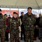 134º ANIVERSÁRIO DO 7º REGIMENTO DE CAVALARIA MECANIZADO No dia 18 de agosto de 2022, ocorreram, no 7º Regimento de Cavalaria Mecanizado (7º RC Mec), atividades alusivas às comemorações do 134º aniversário desta tradicional Unidade de Cavalaria do Exército Brasileiro. As atividades tiveram início com um encontro participativo dos militares da reserva no interior do quartel, onde puderam relembrar momentos vividos na caserna e reencontar amigos, contemplando o Programa Reserva Ativa, sistematizado no Plano de Comunicação Social do Exército. Em seguida houve a celebração de cultos religiosos, com a intenção de proporcionar aos militares da ativa e da reserva, momentos de reflexão e orações em prol da família militar. Na sequência ocorreu, no pátio Tenente Coronel José Ricardo de Abreu Salgado, uma Formatura Geral alusiva aos 134º anos de história do 7º RC Mec. Estiveram presentes na solenidade representantes dos poderes executivo e legislativo municipal, Órgãos de Segurança Pública e Exército Uruguaio. Na oportunidade foi feita a leitura do histórico do Regimento e a entrega do Diploma “Amigo do Regimento” às personalidades e entidades que apoiam esta Unidade nas mais diversas áreas, além de homenagear os seguintes militares que se destacaram na Operação Retomada: 1º Tenente João Pedro Stradolini de Santana, 3º Sargento Thales Cristiano Oliveira Alves, Cabo Wagner Acosta Larrea e Soldado Rai Gabriel de Azevedo Alves Desta forma, o Senhor Tenente Coronel Rafael Polinício Lanza Braga, Comandante do 7º RC Mec, cumprimenta a todos os integrantes de ontem, hoje e sempre, discípulos do Marechal Manoel Luis Osório, bem como, agradece a sociedade santanense pelo carinho dispensado ao quartel do Cerro do Depósito. Santana do Livramento – RS, 19 de agosto de 2022. RAFAEL POLINÍCIO LANZA BRAGA – Ten Cel
