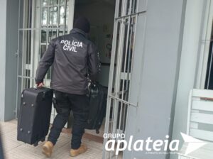 OPERAÇÃO FRONTEIRA: a Polícia Civil, através dos agentes da DP de Santana do Livramento e da Base Horus-Quaraí , com apoio da base Horus da  Brigada Militar, prendeu em flagrante E.R., 24 anos, M.R.S.L , 28 anos., L.S.T. 23 anos  e A.S.M.24 anos, por crime de tráfico de drogas e associação para o tráfico. Os indivíduos foram presos em um hotel no centro da cidade na posse de  10,290kg de skunk , 20g de maconha e 3 porções de ecstasy. Após os procedimentos de praxe,  os individuos foram encaminhados à penitenciária a disposição do Poder Judiciário.