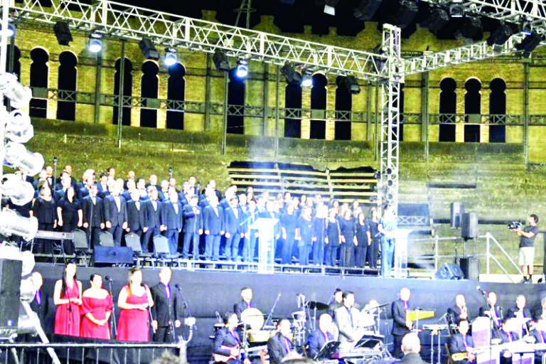 ¡“Como el ave Fénix, la joya de Colonia renació esplendorosa”!