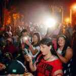 A MAGIA DO NATAL VIVE EM SANTANA | MAIS DE 3 MIL PESSOAS PASSAM PELO BATUVA EM EVENTO DE CHEGADA DO PAPAI NOEL 🎅🧡💚 Como é lindo poder ver um local como o batuva renascendo e as famílias presentes com muito amor, vivendo a magia do Natal. Além de brinquedos que parceiros disponibilizaram para as crianças se divertirem, o evento contou com atrações como a Fanfarra do 7º RCMEC e Tardinha do Samba. A chegada do Papai Noel não poderia ter sido mais surpreendente, de longe se avistou uma luz em meio ao Lago Batuva e os bombeiros o levaram de barco até as crianças. Registro esse que ficará na memória de todos os nossos pequenos. Santana sempre mereceu mais, mais alegria, mais entrega, mais amor e o Governo da Prefeita, Delegada Ana Tarouco e vice Evandro Gutebier vai seguir lutando para que ano após ano possam ser levadas cada vez mais atividades que permaneçam na cabeça e coração de todos nós.