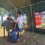 7º Regimento de Cavalaria Mecanizado - SELEÇÃO COMPLEMENTAR Santana do Livramento (RS) - No período de 23 a 27 de janeiro de 2023, teve início, nas instalações do 7º Regimento de Cavalaria Mecanizado (7º RC Mec), a Seleção Complementar do efetivo de conscritos selecionados na primeira etapa do processo de seleção. Durante esta etapa, os jovens realizaram exames médicos e odontológicos e entrevistas socioculturais, visando esclarecer dúvidas e possibilitando que o processo de seleção transcorra de maneira mais transparente possível. Testes físicos e de coordenação também foram realizados, além de testes de habilidades especificas e adoção de outras medidas administrativas necessárias ao processo. A combinação do vigor físico com a capacidade analítica, medida de maneira independente do nível de formação cultural que o conscrito tenha, e a representação de todas as classes sociais, tem sido os dois principais critérios para seleção do futuro soldado. A Seleção Complementar prossegue na próxima semana, ressaltando que todas as medidas de segurança e bem estar estão sendo disponibilizados aos jovens participantes do processo. “7º RC Mec – 100 anos de ocupação no Cerro do Depósito”