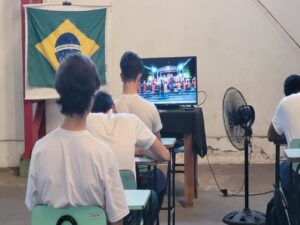 7º Regimento de Cavalaria Mecanizado - SELEÇÃO COMPLEMENTAR Santana do Livramento (RS) - No período de 23 a 27 de janeiro de 2023, teve início, nas instalações do 7º Regimento de Cavalaria Mecanizado (7º RC Mec), a Seleção Complementar do efetivo de conscritos selecionados na primeira etapa do processo de seleção. Durante esta etapa, os jovens realizaram exames médicos e odontológicos e entrevistas socioculturais, visando esclarecer dúvidas e possibilitando que o processo de seleção transcorra de maneira mais transparente possível. Testes físicos e de coordenação também foram realizados, além de testes de habilidades especificas e adoção de outras medidas administrativas necessárias ao processo. A combinação do vigor físico com a capacidade analítica, medida de maneira independente do nível de formação cultural que o conscrito tenha, e a representação de todas as classes sociais, tem sido os dois principais critérios para seleção do futuro soldado. A Seleção Complementar prossegue na próxima semana, ressaltando que todas as medidas de segurança e bem estar estão sendo disponibilizados aos jovens participantes do processo. “7º RC Mec – 100 anos de ocupação no Cerro do Depósito”