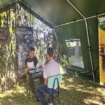 7º Regimento de Cavalaria Mecanizado - SELEÇÃO COMPLEMENTAR Santana do Livramento (RS) - No período de 23 a 27 de janeiro de 2023, teve início, nas instalações do 7º Regimento de Cavalaria Mecanizado (7º RC Mec), a Seleção Complementar do efetivo de conscritos selecionados na primeira etapa do processo de seleção. Durante esta etapa, os jovens realizaram exames médicos e odontológicos e entrevistas socioculturais, visando esclarecer dúvidas e possibilitando que o processo de seleção transcorra de maneira mais transparente possível. Testes físicos e de coordenação também foram realizados, além de testes de habilidades especificas e adoção de outras medidas administrativas necessárias ao processo. A combinação do vigor físico com a capacidade analítica, medida de maneira independente do nível de formação cultural que o conscrito tenha, e a representação de todas as classes sociais, tem sido os dois principais critérios para seleção do futuro soldado. A Seleção Complementar prossegue na próxima semana, ressaltando que todas as medidas de segurança e bem estar estão sendo disponibilizados aos jovens participantes do processo. “7º RC Mec – 100 anos de ocupação no Cerro do Depósito”