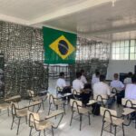 7º Regimento de Cavalaria Mecanizado - SELEÇÃO COMPLEMENTAR Santana do Livramento (RS) - No período de 23 a 27 de janeiro de 2023, teve início, nas instalações do 7º Regimento de Cavalaria Mecanizado (7º RC Mec), a Seleção Complementar do efetivo de conscritos selecionados na primeira etapa do processo de seleção. Durante esta etapa, os jovens realizaram exames médicos e odontológicos e entrevistas socioculturais, visando esclarecer dúvidas e possibilitando que o processo de seleção transcorra de maneira mais transparente possível. Testes físicos e de coordenação também foram realizados, além de testes de habilidades especificas e adoção de outras medidas administrativas necessárias ao processo. A combinação do vigor físico com a capacidade analítica, medida de maneira independente do nível de formação cultural que o conscrito tenha, e a representação de todas as classes sociais, tem sido os dois principais critérios para seleção do futuro soldado. A Seleção Complementar prossegue na próxima semana, ressaltando que todas as medidas de segurança e bem estar estão sendo disponibilizados aos jovens participantes do processo. “7º RC Mec – 100 anos de ocupação no Cerro do Depósito”