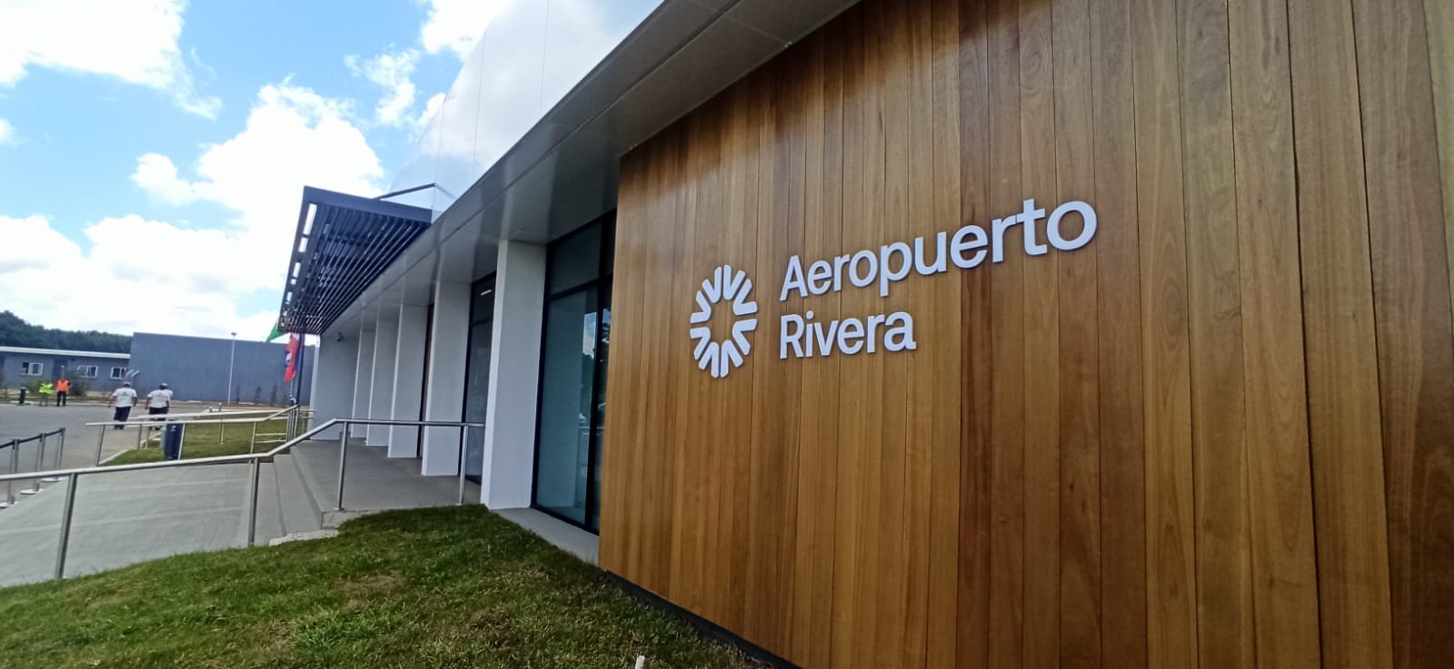 Reinauguração do aeroporto binacional de Rivera terá presença de  autoridades do Brasil e do Uruguai - Jornal A Plateia