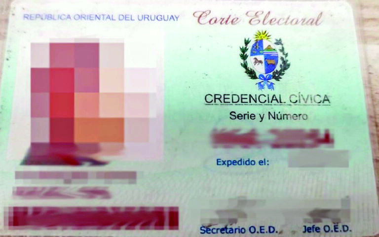 Inscriptora móvil de la Corte Electoral en Minas de Corrales